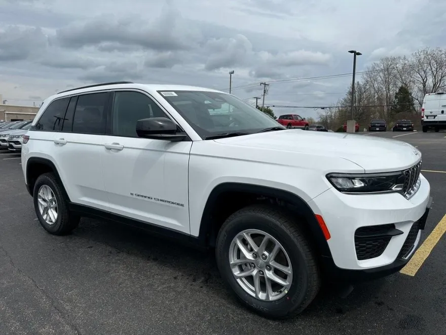 2025 Jeep Grand Cherokee Laredo X photo 1