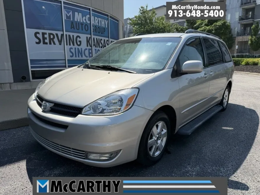 2005 Toyota Sienna XLE photo 1