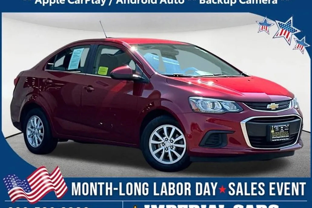 2018 Chevrolet Sonic LT photo 1