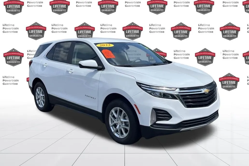 2023 Chevrolet Equinox LT photo 1