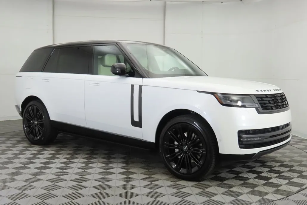 2025 Land Rover Range Rover SE photo 1