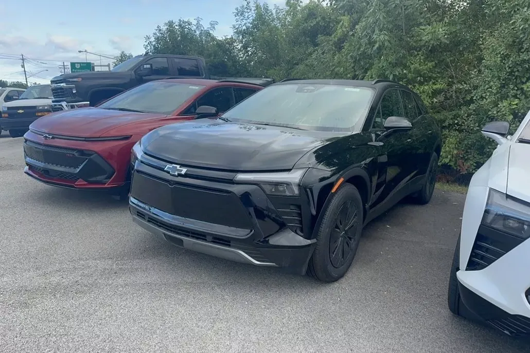 2025 Chevrolet Blazer EV photo 1