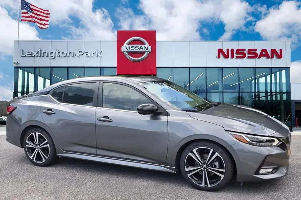 2023 Nissan Sentra SR photo 1