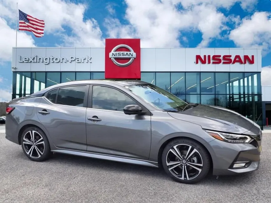 2023 Nissan Sentra SR photo 1