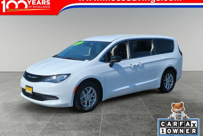 2024 Chrysler Voyager LX photo 1
