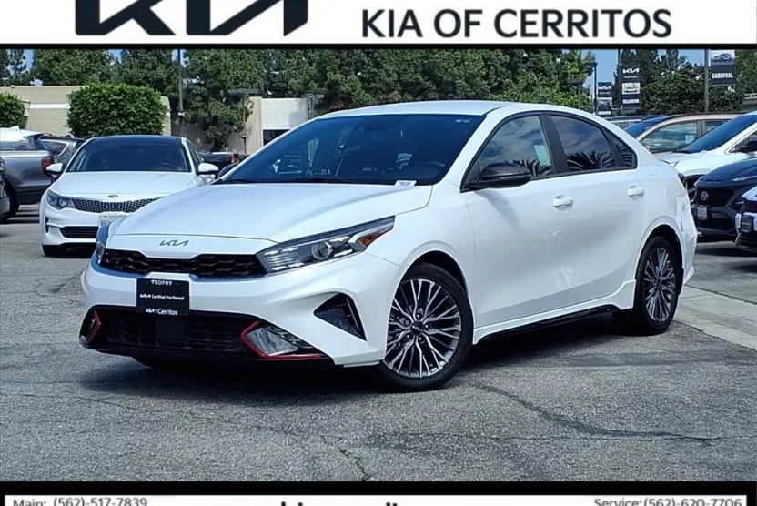 2023 Kia Forte GT-Line photo 1