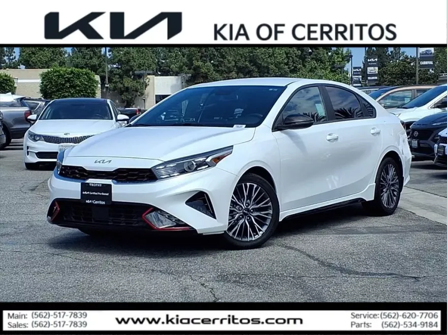 2023 Kia Forte GT-Line photo 1