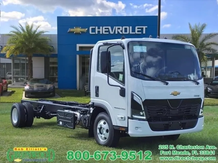 2025 Chevrolet Silverado 4500HD Base photo 1