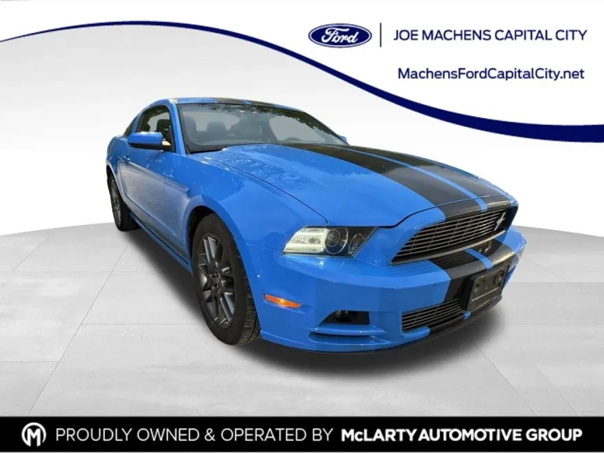 2013 Ford Mustang V6 Premium photo 1