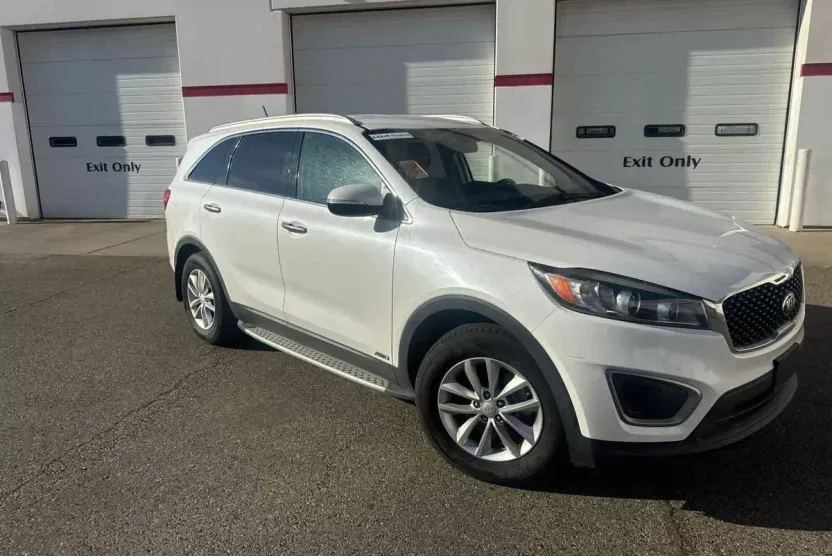 2016 Kia Sorento LX photo 1