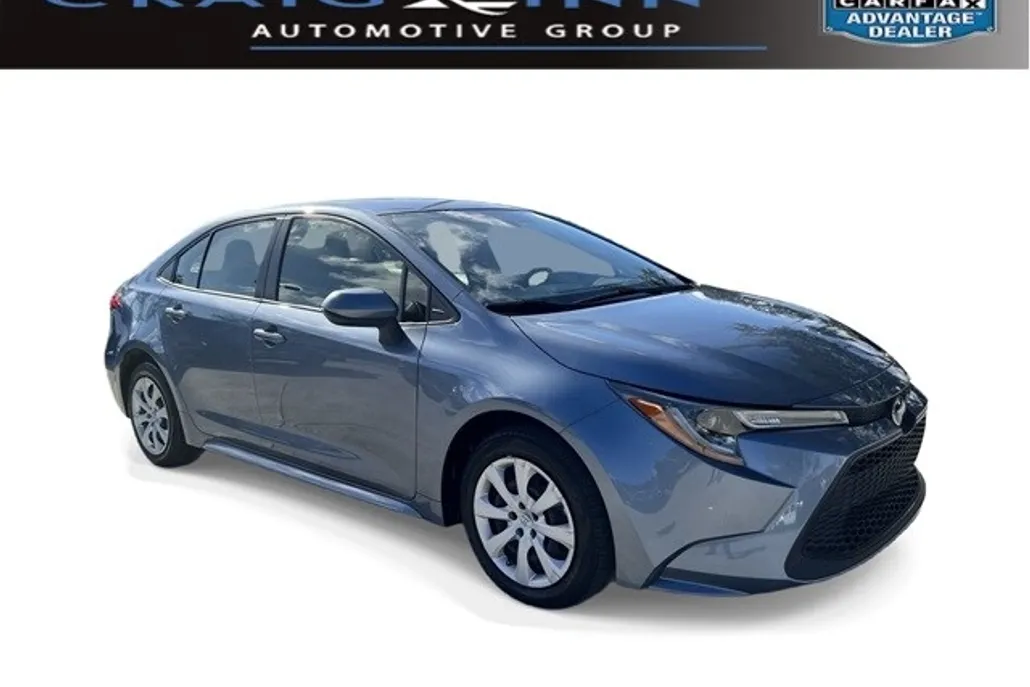 2021 Toyota Corolla LE photo 1