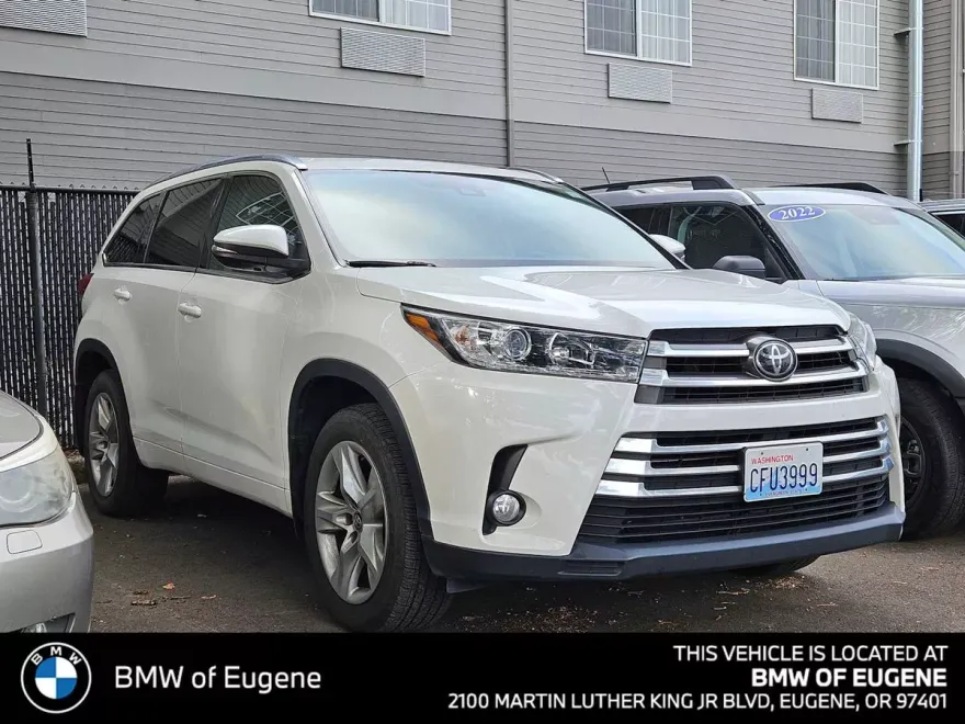 2017 Toyota Highlander Limited photo 1