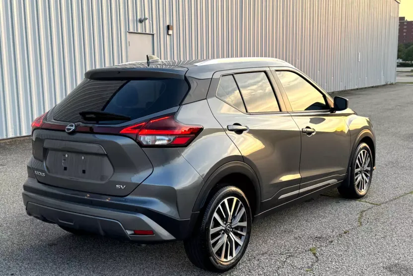2023 Nissan Kicks SV photo 1