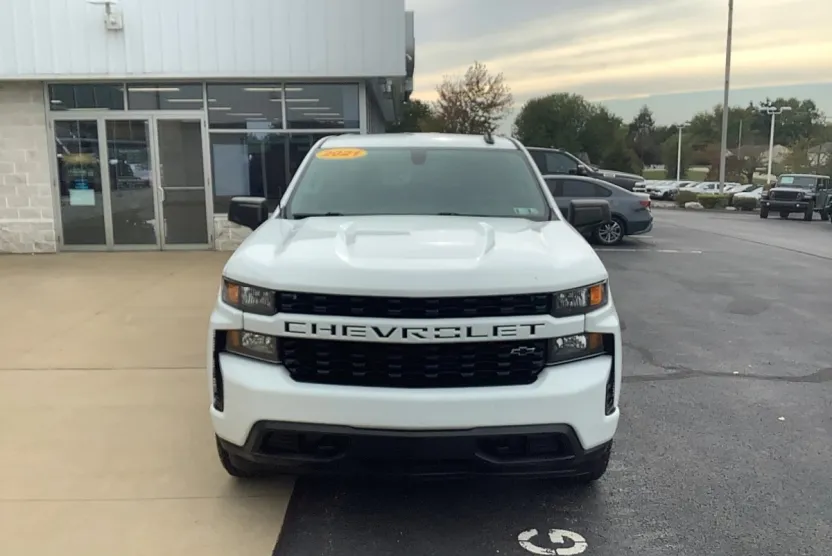 2021 Chevrolet Silverado 1500 Custom photo 1