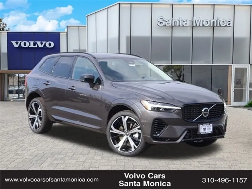 2024 Volvo XC60 Recharge Hybrid Ultimate photo 1