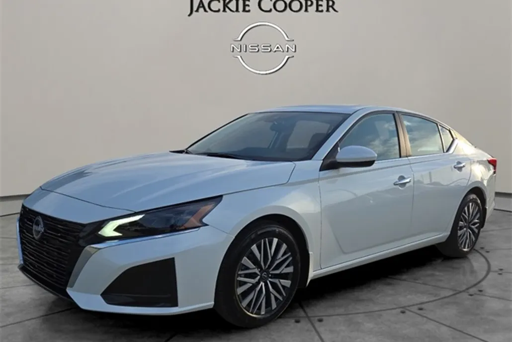 2025 Nissan Altima 2.5 SV photo 1