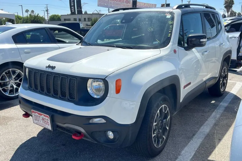 2023 Jeep Renegade Trailhawk photo 1