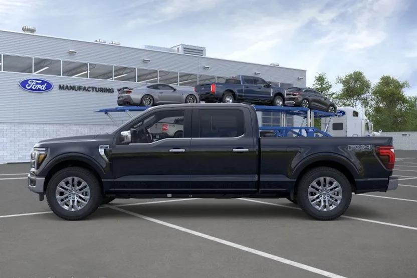 2025 Ford F-150 Lariat photo 1