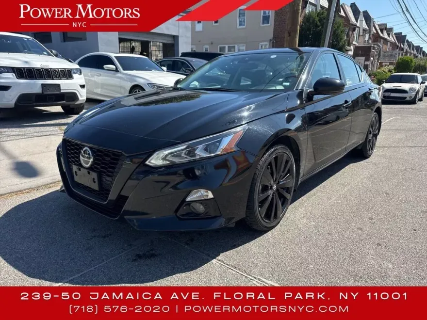 2022 Nissan Altima 2.5 SR photo 1