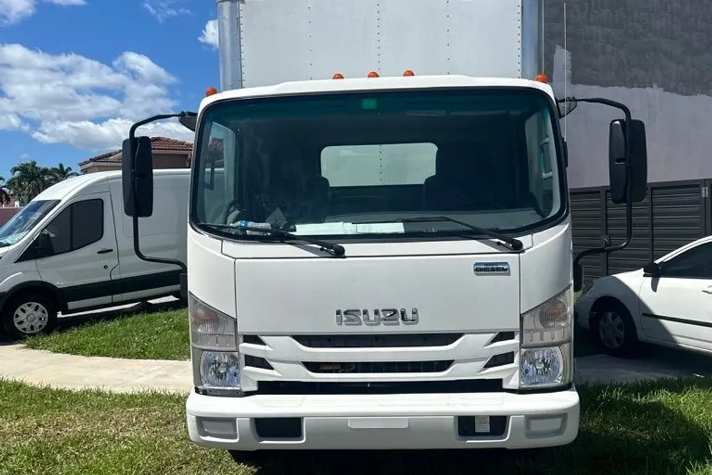 2022 Isuzu NPR photo 1