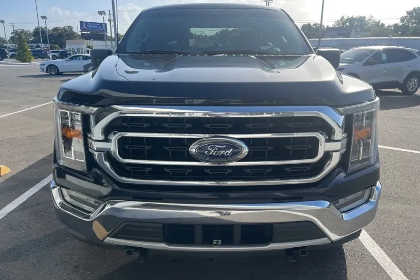 2021 Ford F-150 XLT photo 1