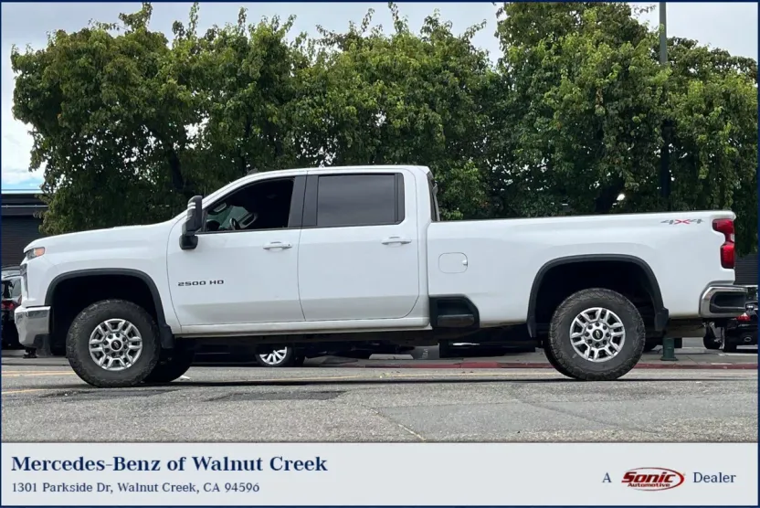 2023 Chevrolet Silverado 2500HD LT photo 1