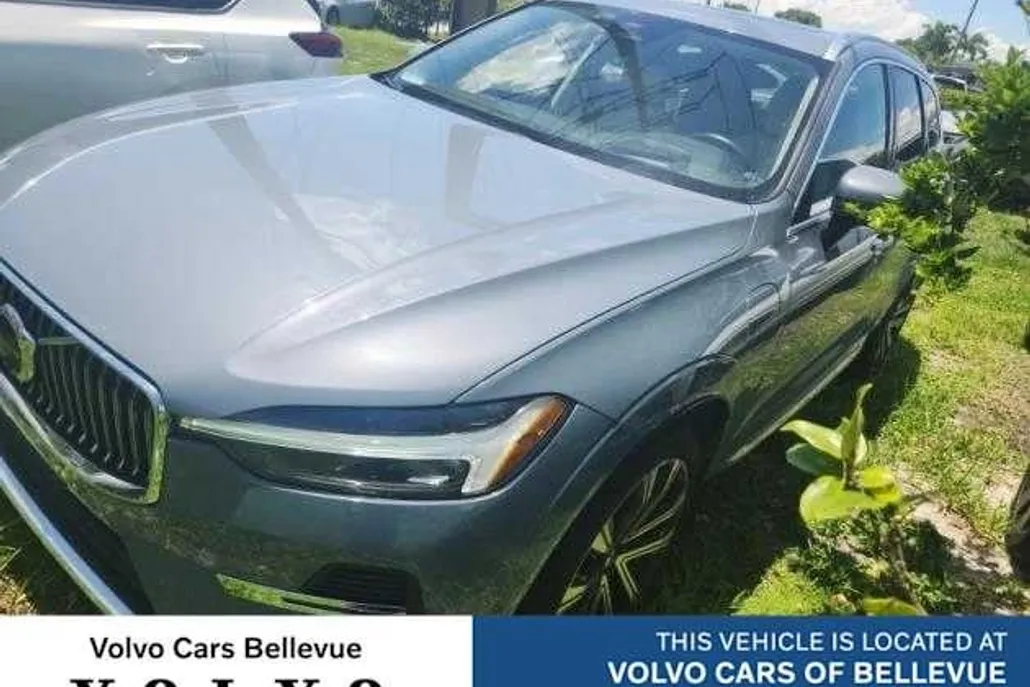 2023 Volvo XC60 Recharge Hybrid Ultimate photo 1