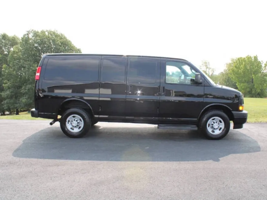 2017 Chevrolet Express 2500 Cargo Van photo 1