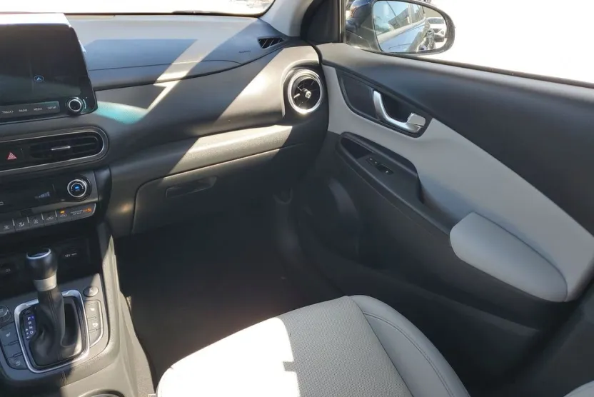 2023 Hyundai Kona Limited photo 1