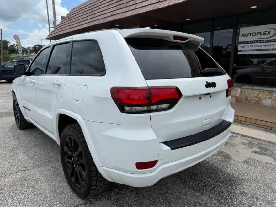 2019 Jeep Grand Cherokee Altitude photo 1
