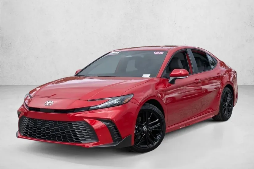 2025 Toyota Camry SE photo 1