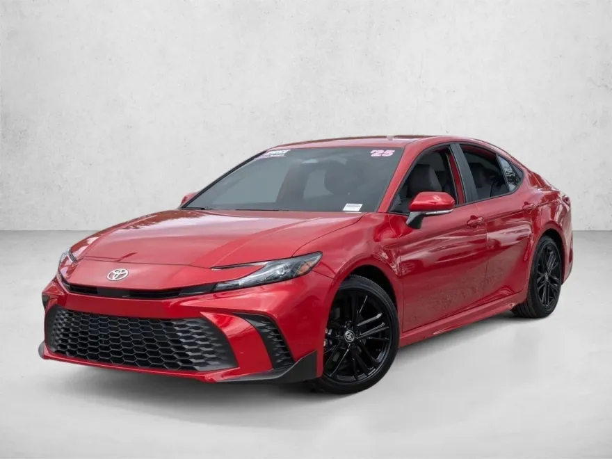 2025 Toyota Camry SE photo 1