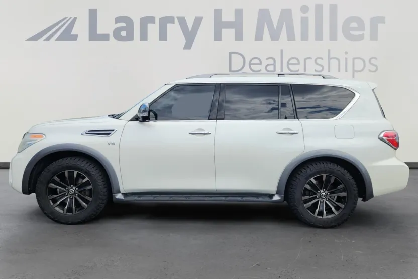 2018 Nissan Armada Platinum photo 1