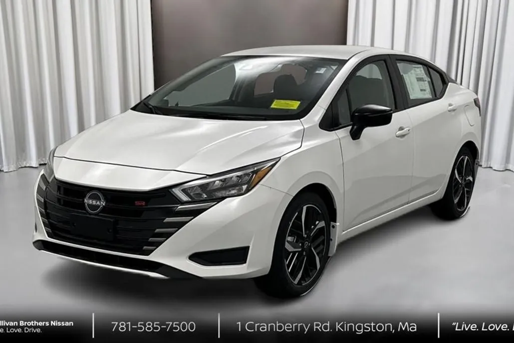 2025 Nissan Versa SV photo 1