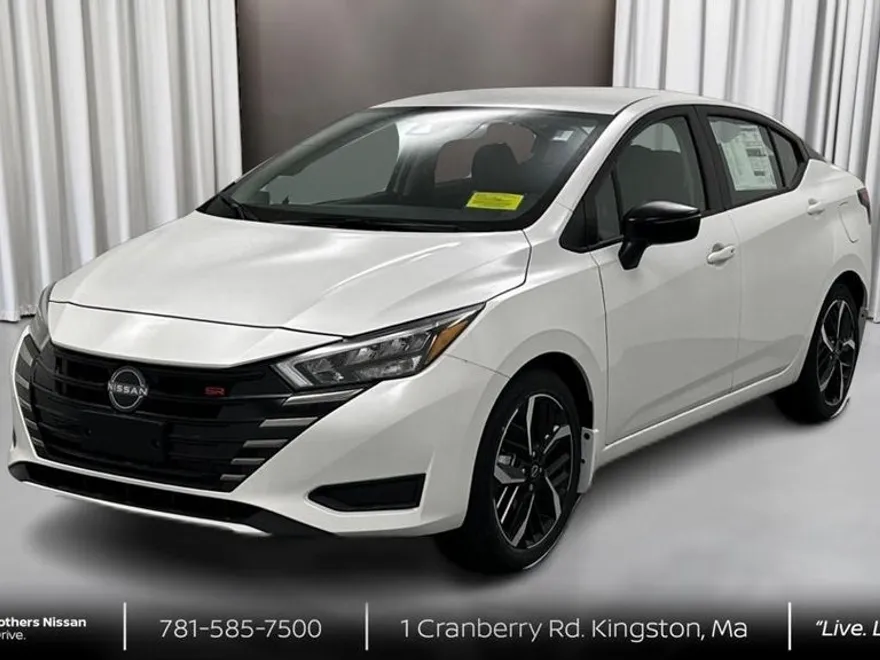 2025 Nissan Versa SV photo 1