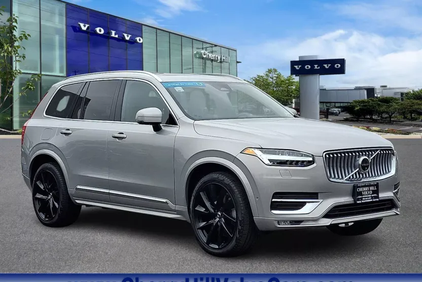 2024 Volvo XC90 AWD B5 Plus photo 1
