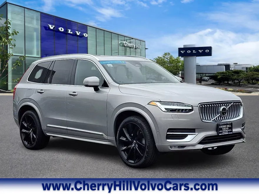 2024 Volvo XC90 AWD B5 Plus photo 1