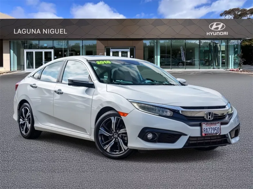 2018 Honda Civic Touring photo 1