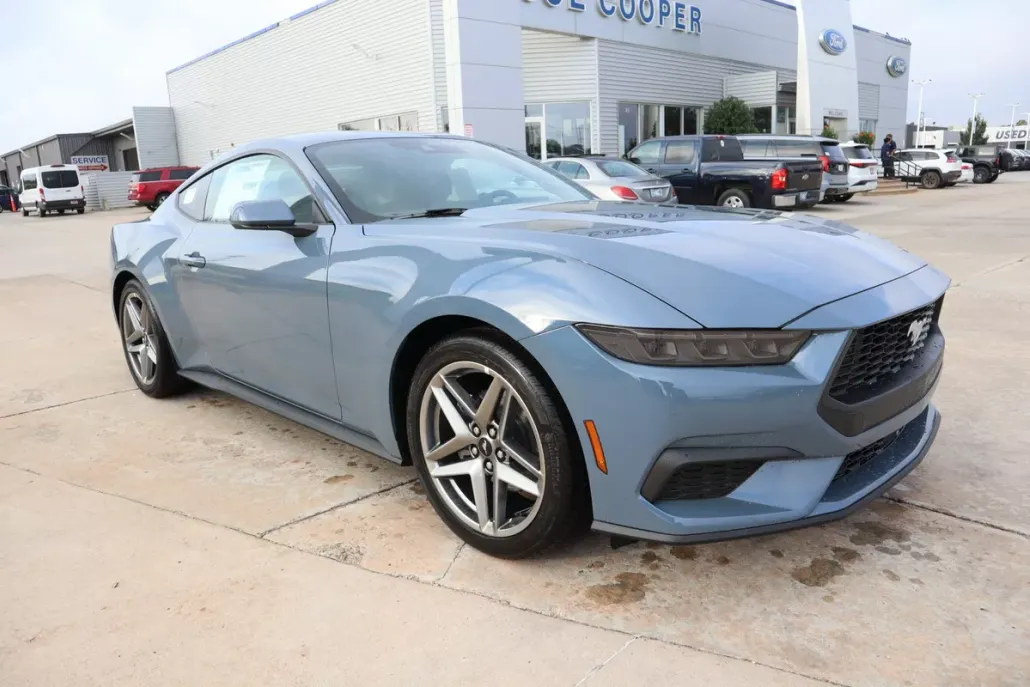 2025 Ford Mustang EcoBoost photo 1