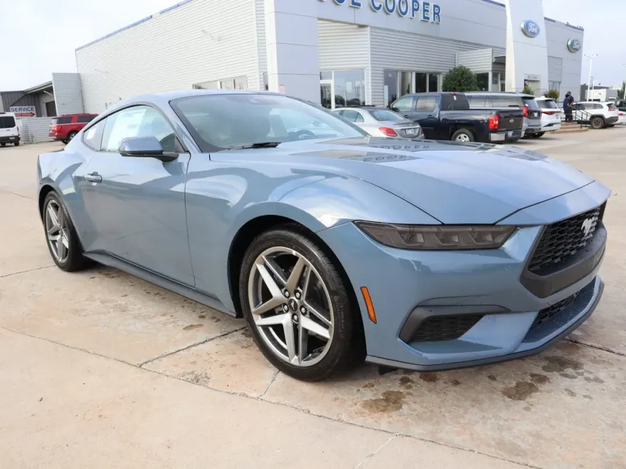 2025 Ford Mustang EcoBoost photo 1