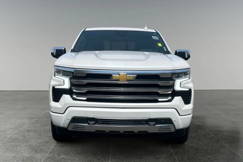 2024 Chevrolet Silverado 1500 High Country photo 1
