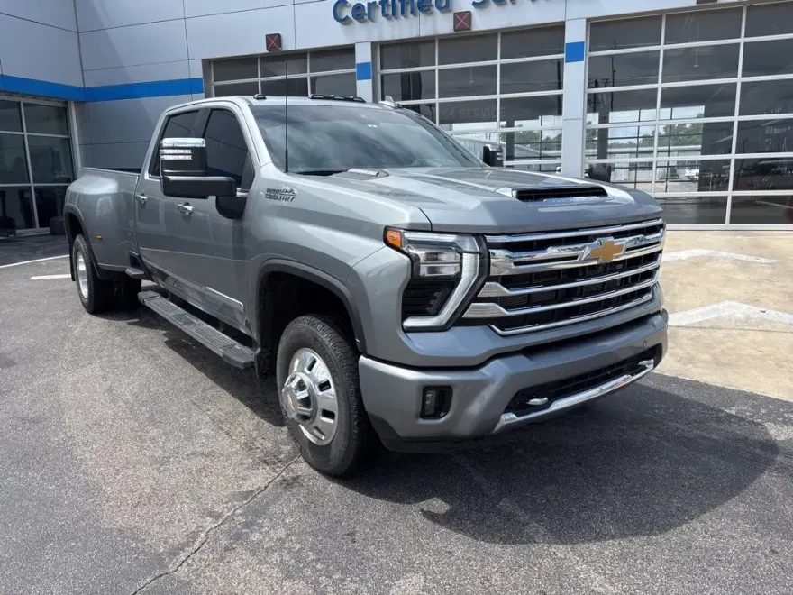 2024 Chevrolet Silverado 3500HD High Country photo 1