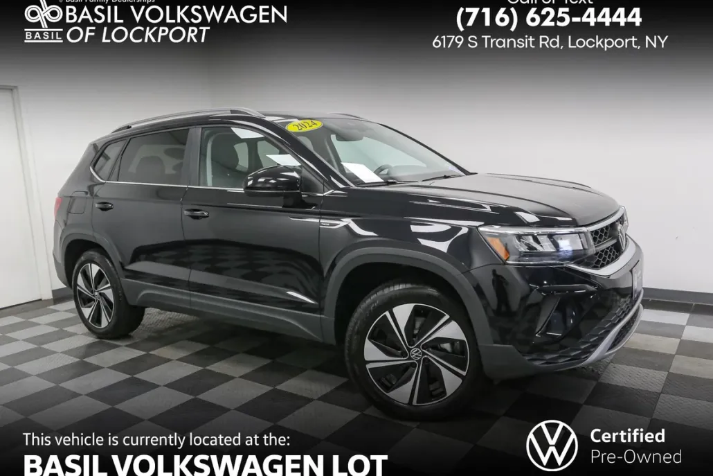 2024 Volkswagen Taos SE photo 1