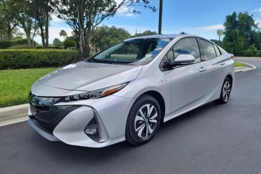2018 Toyota Prius Prime Plus photo 1
