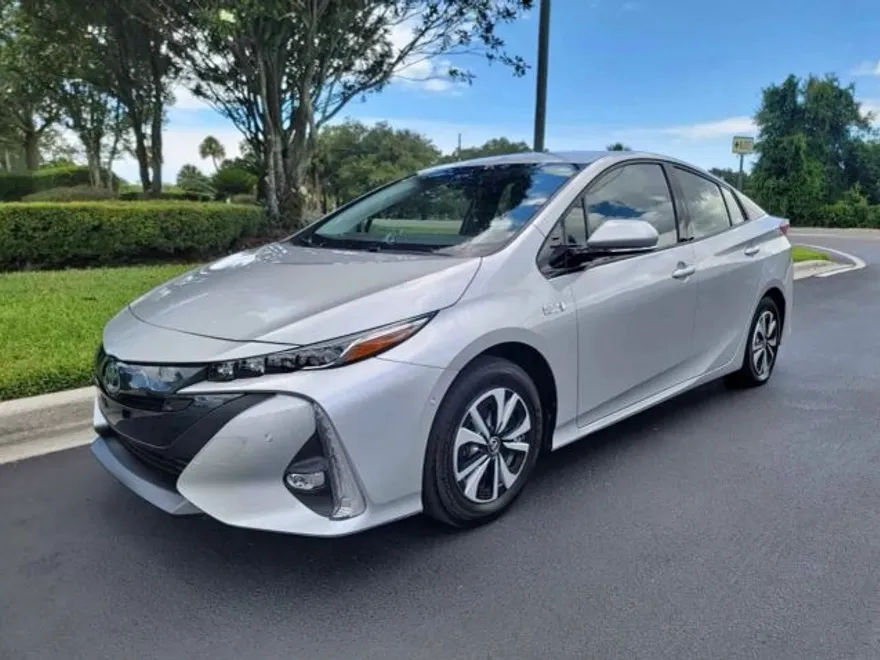 2018 Toyota Prius Prime Plus photo 1