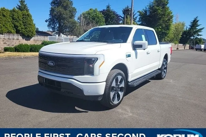 2025 Ford F-150 Platinum photo 1