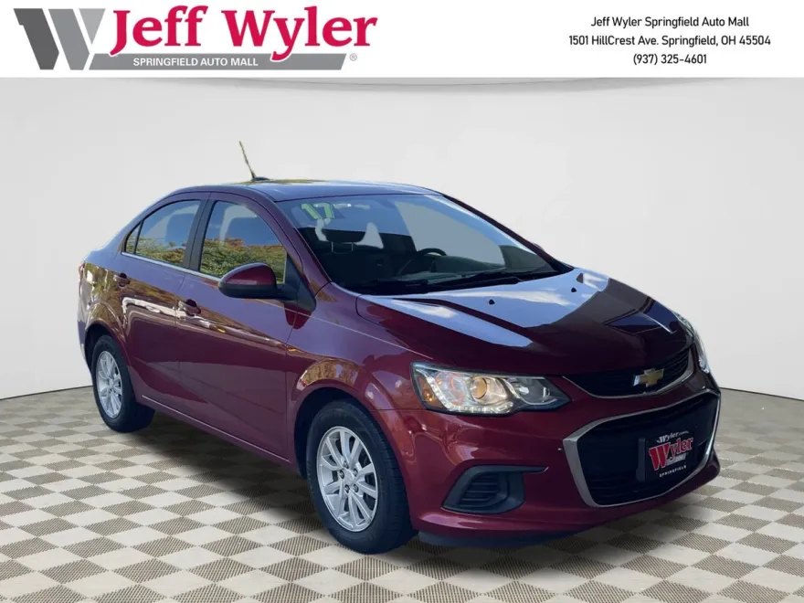 2017 Chevrolet Sonic LT photo 1