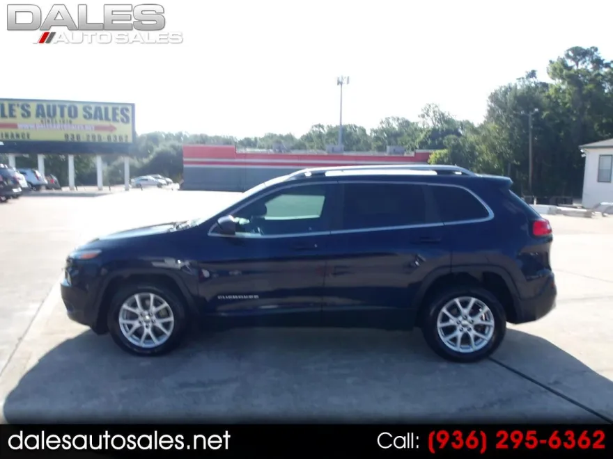 2016 Jeep Cherokee Latitude photo 1