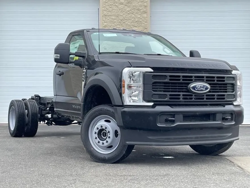 2025 Ford F-450 XL photo 1