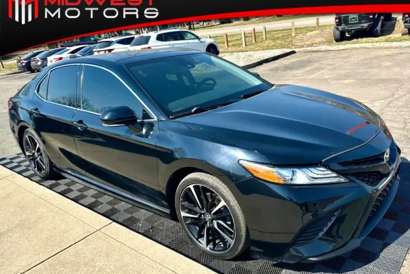 2019 Toyota Camry XSE photo 1